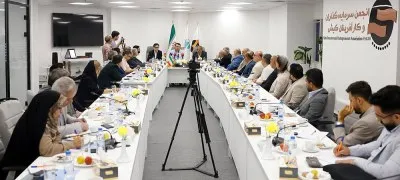 کبیری در جمع سرمایه گذاران از اقدامات انجام شده درجهت مبارزه با رانت، افزایش مسیرهای ارتباطی با مسئولان ، تعیین تکلیف اراضی ، رفع مشکل مسکن و پاسخگویی به مطالبات کسب و کارها گفت